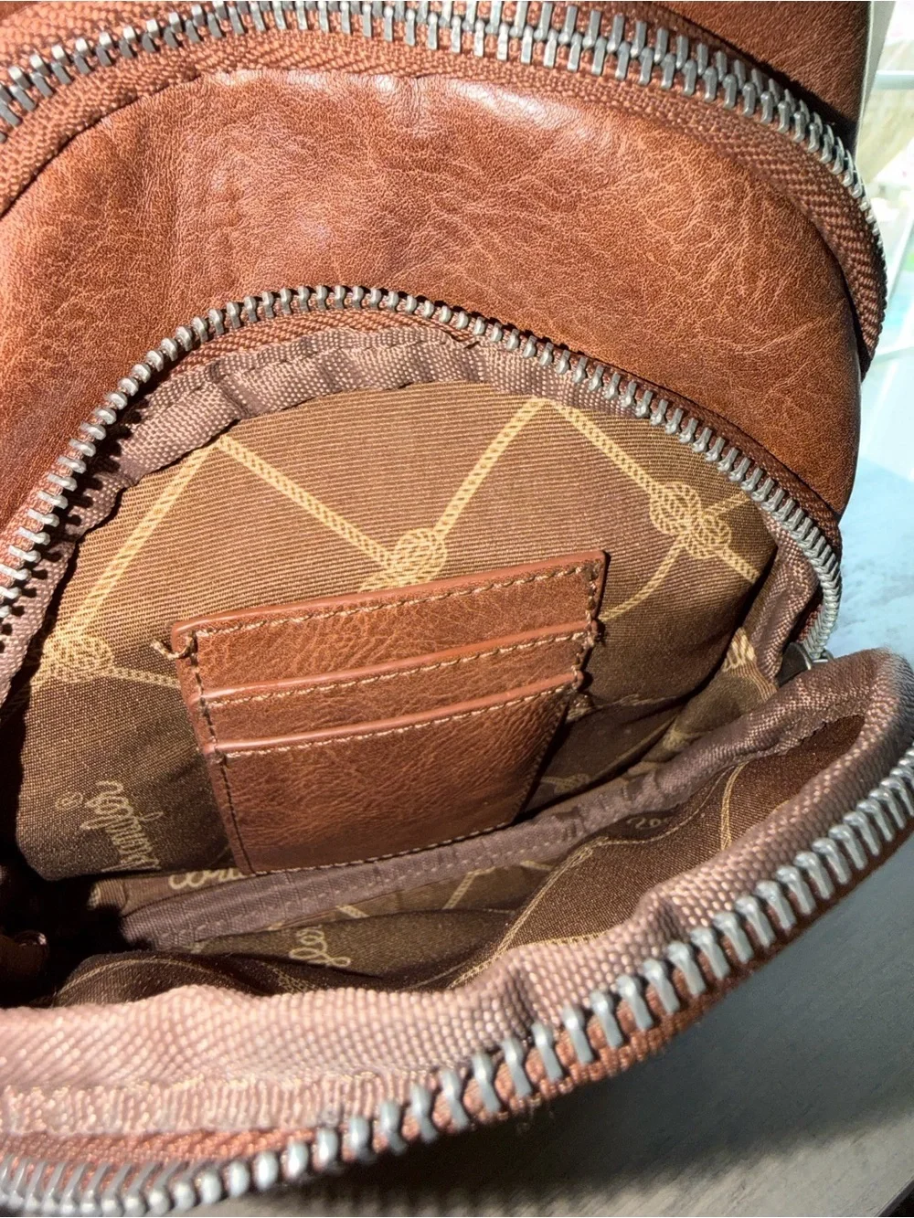 Wrangler Brown Leather Crossbody Sling Bag - Picture 3 of 6